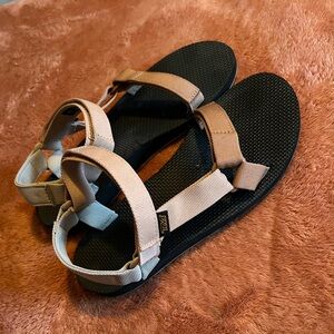 Teva sandals in maple multi color